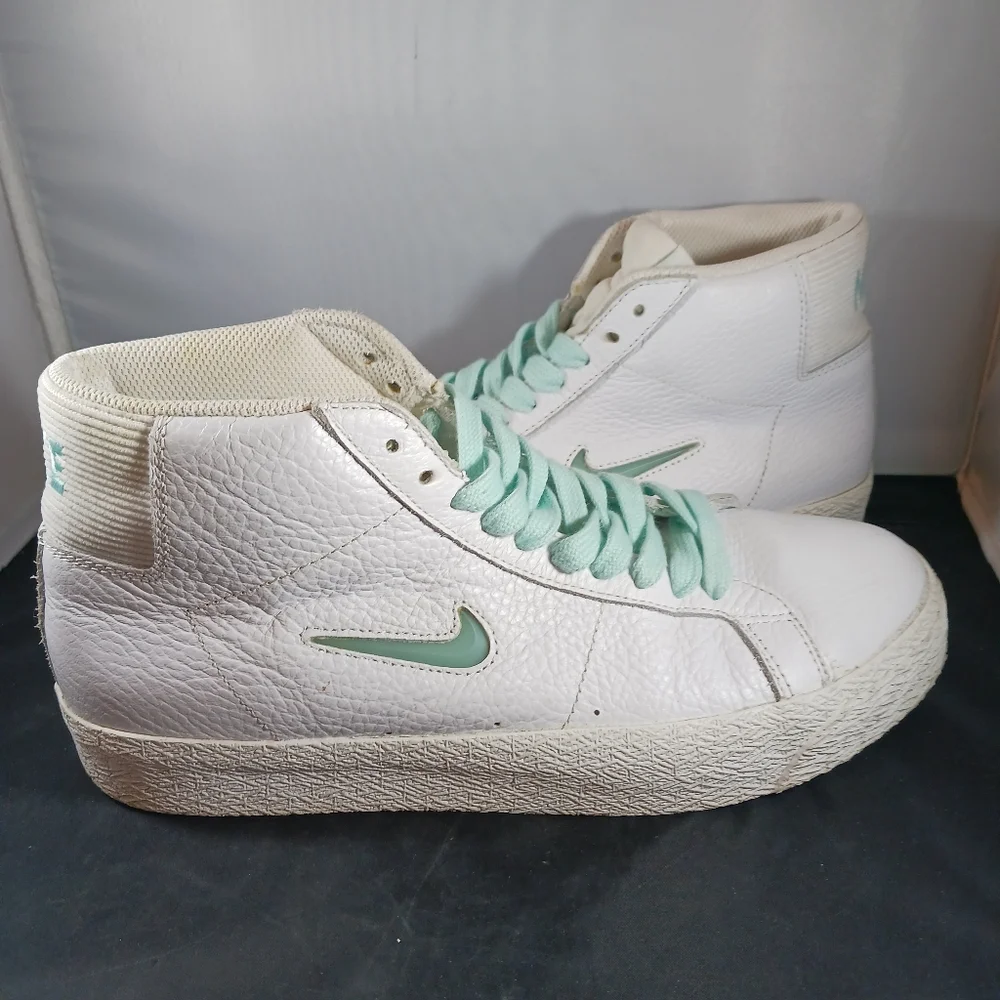 Nike SB Zoom Blazer Glacier Ice Women’s  Leather Sneaker Size 8.5